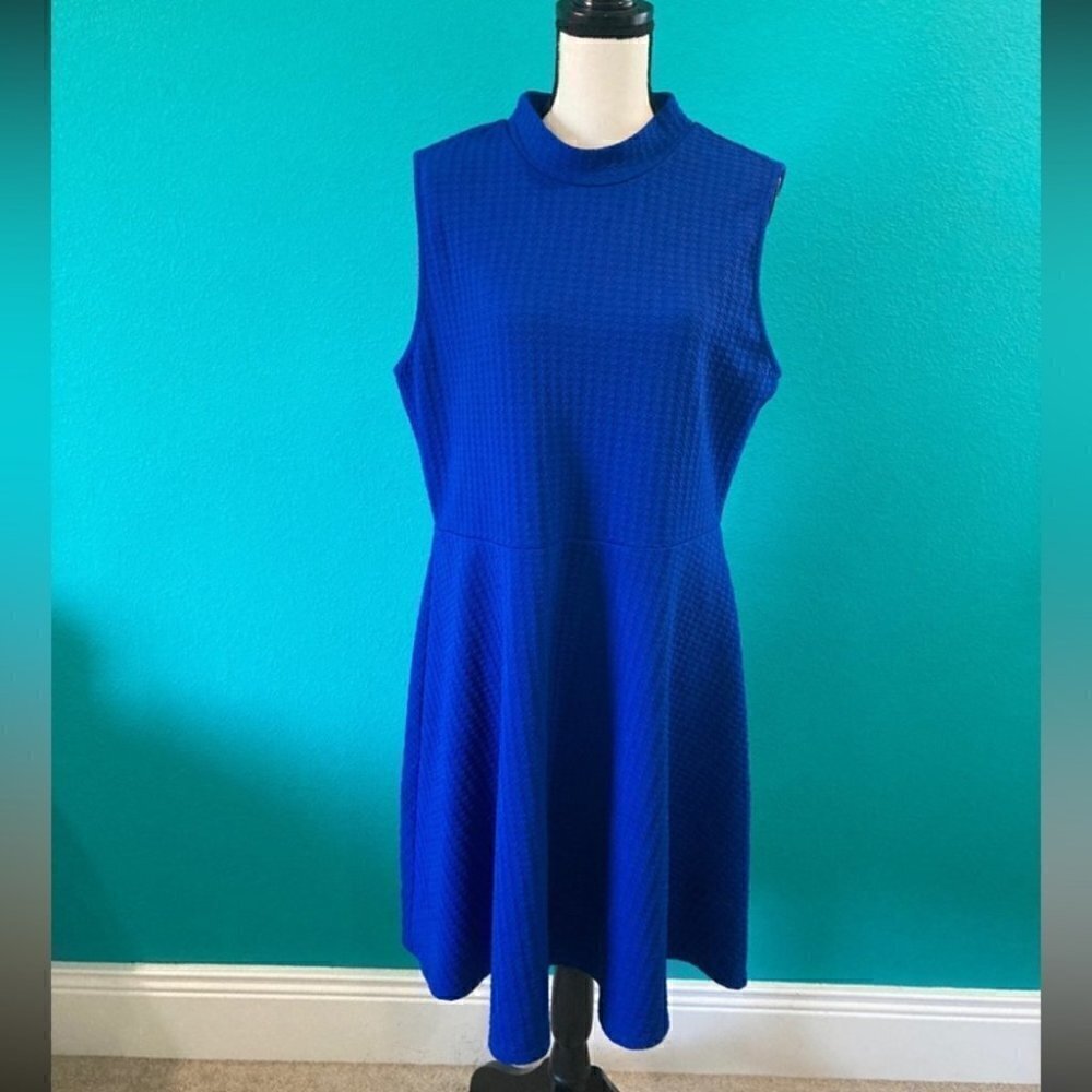 Vince Camuto dark royal blue dress in size xl